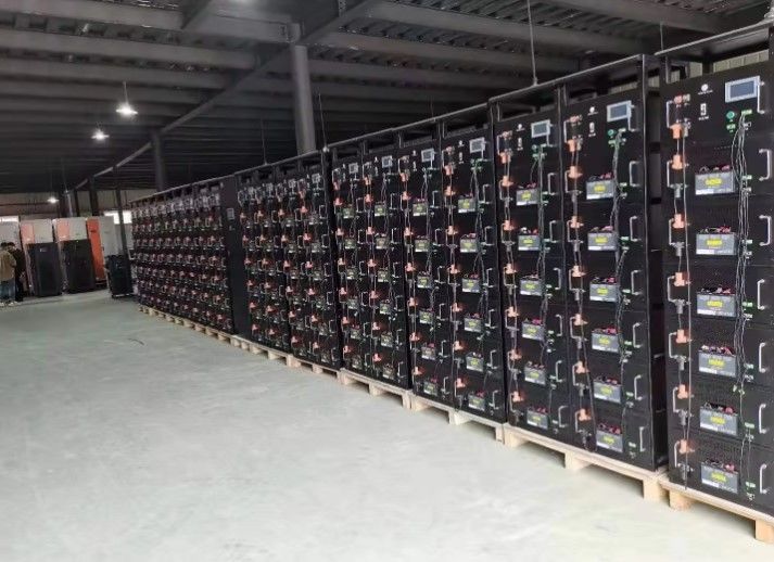 ESS 10 سنوات مدة الحياة خزانة بطارية في الهواء الطلق 1MWh 5MWh 10MWh 20ft 40ft حاوية نظام تخزين الطاقة بطارية شمسية